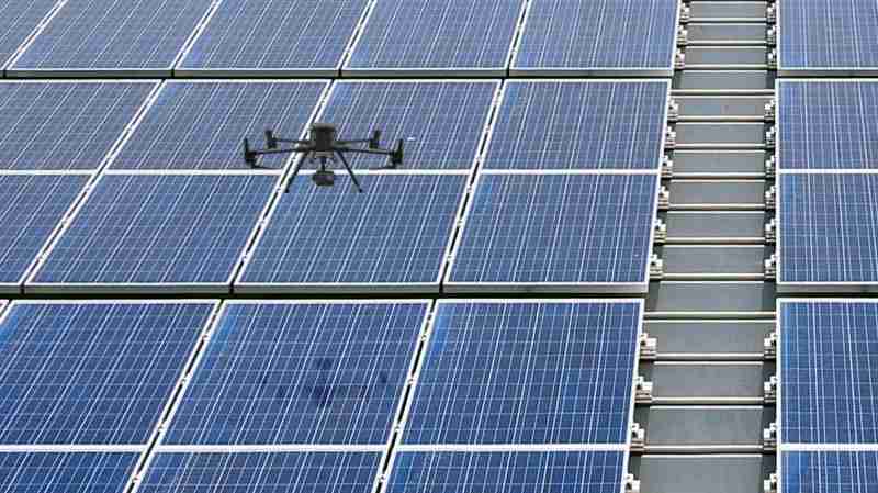 YAXIN111以无人机搭配IR Sensor热显像技术进行全方面模块健检，，，有效降低人力成本并提升发电量