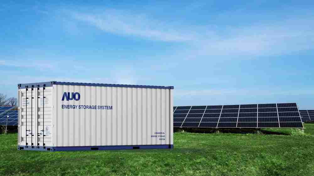 YAXIN111透过AI数据管理，，，，提供不同类型用户进行储能与能源管理，，，，达到再生能源管控调度成效